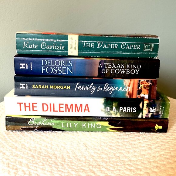 5pc Mixed Genre Novel Set - Picture 2 of 15